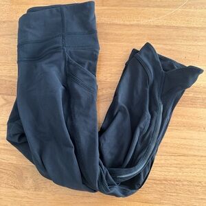 Lululemon Black capri leggings with pockets